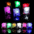 Miniatyrbild 3 av 5: Lysande Iskub Färgglad Touchsensor Nattlampa LED Blinkande Iskub