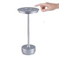 Miniatyrbillede 5 af 5: Ledningsfri Bordlampe Dæmpbar Vandafvisende Metal USB Genopladelig Bordlampe -1stk-Sølv