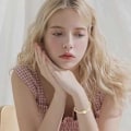 Miniatyrbilde 3 av 4: Dame Gullbelagt Hjerte Initial Monogram Mansjettarmbånd Ekspanderbart Rustfritt Stål Bursdagssmykke
