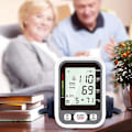 Miniatyrbild 4 av 5: Digital blodtrycksmätare för överarmen med automatisk LCD-display