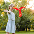 Pikkukuva 4 / 5: Paluuboomerang heittoon ja lentoon, takapihan urheilupeli, nopea frisbee, sopii takapihalle, telttailuun ja piknikille
