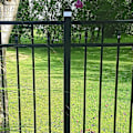 Miniatyrbild 5 av 5: Solcellsdriven LED Staketstolpskåpa för Trädgård, Solcellslampor för Stolpar (2st, Svart)