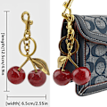 Miniatyrbillede 3 af 6: Kirsebær Nøglering Vedhæng, Hængende Kirsebær Dekoration, Fremstillet af Harpiks Legering Materiale, Et Sødt Vedhæng med Unik Charme Red Cherry Gilded