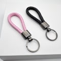 Miniatyrbillede 3 af 6: 2 stk Håndvævede Flettede Læder Nøgleringe, Nøglering Remme til Mænd og Kvinder, Metal Nøglering til Hjemmebilnøgler Pink