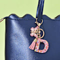 Miniatyrbillede 5 af 6: Mode Alphabet Initial Bogstav Nøglering Tassel Butterfly Vedhæng Nøglering til Pung Håndtasker Kvinder Pige Pink Butterfly Letter D