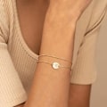 Miniatyrbillede 5 af 6: A-Z Guld Initial Armbånd til Kvinder Trendy - Fint 38K Guldbelagt Lagdelt Perle Bogstav Initial Armbånd Personlig Disk Monogram Armbånd U