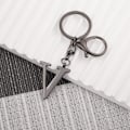 Miniatyrbillede 2 af 6: Nøglering med Guld Bogstav A-Z til Kvinder Taske Charms Pung Charms Til Håndtasker Metal Alphabet Initial Letter Nøglering Black-v
