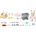 Pikkukuva 2 / 6: Figuriinit - SYLVANIAN FAMILIES - Hoitaja ja tarvikkeet potilaiden hoitamiseen ja ruokkimiseen Flerfärgad
