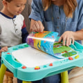 Pikkukuva 4 / 6: Käännettävä Play-Doh Creation -pöytä lapsille, 15 lisävarustetta ja 6 kattilaa Playdoughia, Play-Doh-alkupalat Flerfärgad