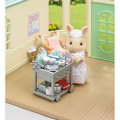 Pikkukuva 5 / 6: Figuriinit - SYLVANIAN FAMILIES - Hoitaja ja tarvikkeet potilaiden hoitamiseen ja ruokkimiseen Flerfärgad