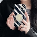 Miniatyrbillede 2 af 3: Etui til iPhone12ProMax Dame Sort og Hvid Stribet Mobiltelefon Etui Stativ