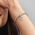 Pikkukuva 2 / 4: PANDORA Charm Riipus Ystävyys Erotettavat Sydämet Pulmapala 792239C01 Grå