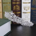 Miniatyrbild 4 av 5: Tiara Krona Smycken Present till Kvinnor Flickor,Huvudband Huvudbonad Silve