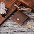 Miniatyrbild 4 av 5: Rustik läder månficka myntfodral äkta läder klämfäste mynt
