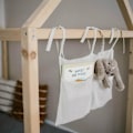 Miniatyrbillede 4 af 5: Linen Hængende Opbevaringspose til Barnevogn, 2 Lommer til Opbevaring af Barnevognsudstyr og Legetøj - Han