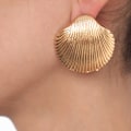 Miniatyrbilde 3 av 4: Store chunky gullringer i gull, store minimalistiske øredobber