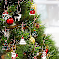 Pikkukuva 5 / 5: 24 päivän joulun adventtikalenteri joulun lähtölaskentakalenteri 24 hurmaa joulukuusen riipus kaulakoru koru lahja