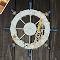 Miniatyrbild 3 av 4: Ornament hänge träroder - gul croaker 28cm