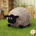 Pikkukuva 2 / 4: Sean the Sheep Pehmolelupallotyyny Grey 40cm