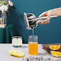 Miniatyrbillede 2 af 3: 304 rustfrit stål fortykket manuel juicer
