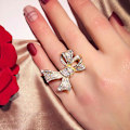 Miniatyrbild 2 av 4: Mode Kvinnor Cubic Zirconia Inlagd rosett Finger Ring Bröllopsfest Smycken Present US 9