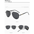 Pikkukuva 4 / 5: Miesten polarisoidut metalliset aurinkolasit Silver frame, black and gray piece