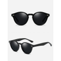 Pikkukuva 3 / 5: Polarisoidut värikkäät aurinkolasit miehille ja naisille Bright black frame white mercury