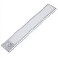 Pikkukuva 1 / 4: Erittäin ohut LED-kaappilamppu Smart Human Sensor Light langaton kaappivalo USB -ladattava kaappi yövalo (valkoinen valo)