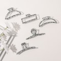 Pikkukuva 5 / 5: Ruudullinen hiusklipsi Liukumaton Zebra Hollow Out Hair Claw Geometry Leoy Barrette A5
