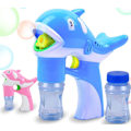 Pikkukuva 1 / 3: Dolphin Bubble Machine -lapset pitelevät Gatlingin sähkökuplapyssyä vedenpitävillä pojilla ja tytöillä (yksi Dolphin Bubble Gun-Blue [laatikko])