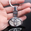 Miniatyrbild 3 av 5: Billogotyp nyckelringhänge + presentförpackning Toyota