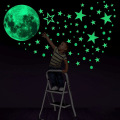 Pikkukuva 1 / 3: 3D Luminous Moon Star Glow -tarra Kodinsisustustarra (30cm435kpl)