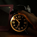 Miniatyrbild 5 av 5: Väckarklocka Analog väckarklocka Hög väckarklocka för tunga sovande Stereo Urtavla Bakgrundsbelysning Batteri Vardagsrum Sovrum Bedside Klocka Present