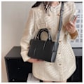 Miniatyrbillede 3 af 4: Pu læder skuldertasker til kvinder 2023 Lady Woven Strap Crossbody Taske Kvinde Håndtasker Design Cross Body Taske Sort)
