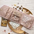 Miniatyrbillede 2 af 5: Rejsesmykkeorganisator Sammenklappelig rulle til ringe, halskæder, øreringe, armbånd, mini, pastelrosa