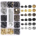 Miniatyrbild 1 av 5: 120 set läderknäppningssatser 6 färgade metallsnäppar med 4 st fästverktyg för kläder, läder, jacka, jeanskläder, väskor, armband 2 storlekar (