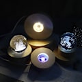 Miniatyrbild 2 av 8: Round Wood Light Base USB med strömbrytare LED Light Rotating Displa Multicolor light
