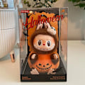Miniatyrbilde 4 av 4: Labubu Halloween-serie begrenset opplag, karnevalgresskar-anheng vinylplysjleketøygave