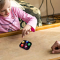 Pikkukuva 3 / 4: Squid Game 2, Gonggi Korealainen Peli, Gong Gi Korealainen Kansanpeli Set, Korealainen Perinteinen Peli Korealaiset Jacks Peli, Squid TV -faneille ja Lapsille M M triangle