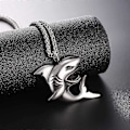 Miniatyrbilde 2 av 5: Hai/Fisk/Delfin Anheng Halskjede, Dyresmykker for Menn og Gutter, Rustfritt Stål FZY [DB] 01 Shark Stainless Steel