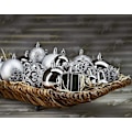 Miniatyrbild 4 av 5: Brubaker 101-bitars julgranskulor med topp i lila för julgranen Silver