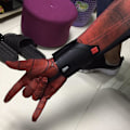 Pikkukuva 4 / 5: Spider-Man Homecoming Rannevarsivaruste Spider-Man Peter Web Shooter Leikkikalu Cosplay-rekvisiitta