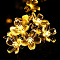 Miniatyrbillede 3 af 5: Silikon Fee-Lys til Julepynt Kirsebærblomst Farverig Cherry Blossom Colorful 3 m 20lights 3 battery packs