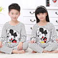 Pikkukuva 1 / 2: Lasten tyttöjen ja poikien piirretty pyjamasetti pitkät pyjamaset Pjs yöasu Mickey Mouse 3-4 Years