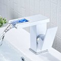 Miniatyrbilde 1 av 5: LED Foss Baderomsarmatur, Hvit