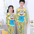 Pikkukuva 1 / 2: Lasten tyttöjen ja poikien piirretty pyjamasetti pitkät pyjamaset Pjs yöasu Minions 3-4 Years