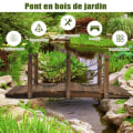 Miniatyrbillede 2 af 4: COSTWAY Gran Garden Bridge 150 x 67 x 55 cm karboniseret med sikkerhedskæder til vandløb, have, gårdhave, belastning 225 kg