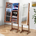 Miniatyrbillede 1 af 4: COSTWAY Fritstående smykkegarderobe med LED-lys, 3 justerbare vinkler, låsbar dør, spejl i fuld længde, valnød Valnöt