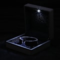 Miniatyrbillede 4 af 5: LED Lysende Armbånd & Armring Bryllupssmykker Display Etui Gave Opbevaringsboks (Armbåndsboks)