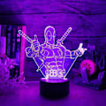 Miniatyrbillede 4 af 5: SBSG Deadpool 3D Natlampe Marvel Cool Hero Multifarvet Sort Base 7 Farver USB Touch & Fjernbetjening Bordlampe